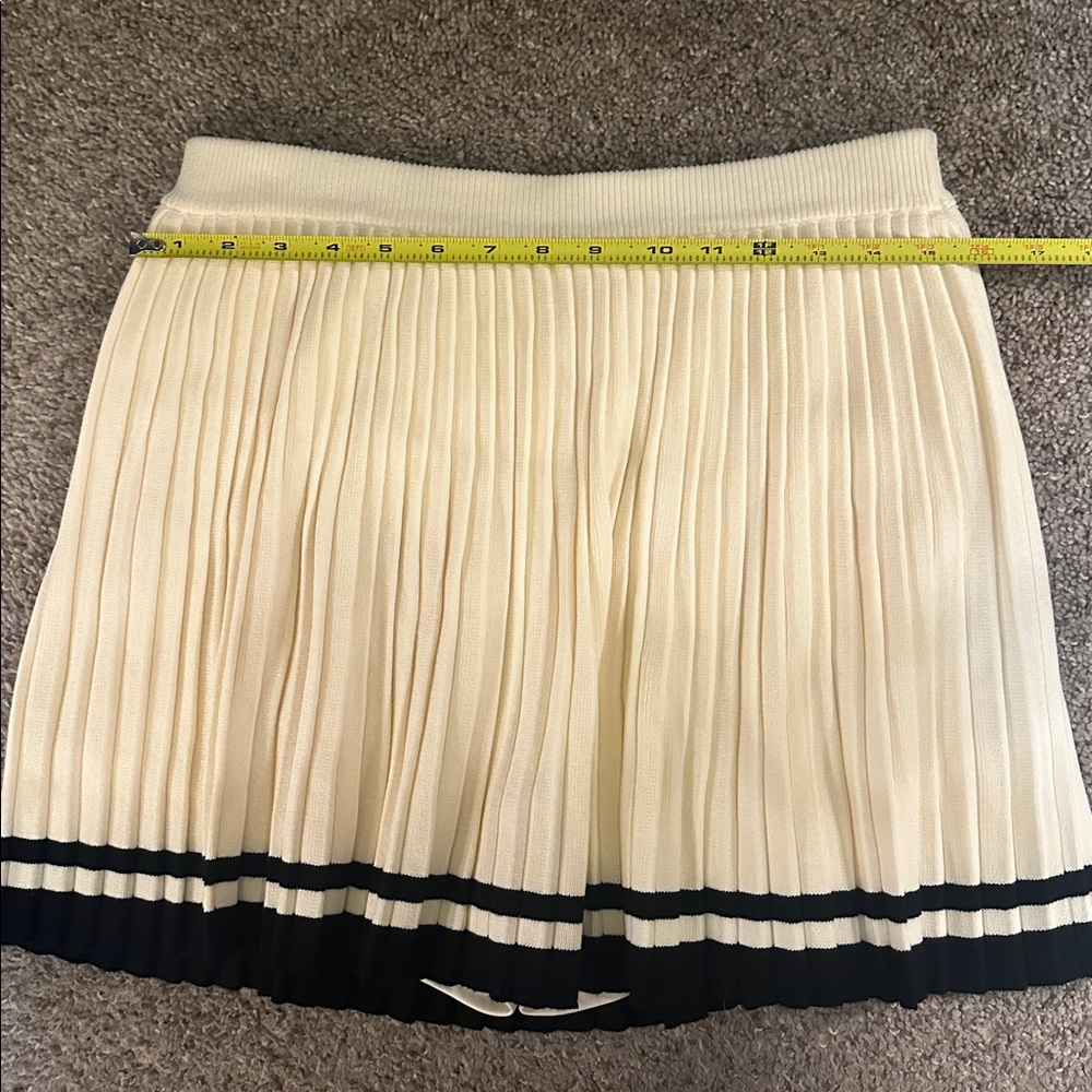 Callie Mac Ivory Black Stripe Hem Knit Pleated Preppy Skort Size Large - Picture 6 of 7